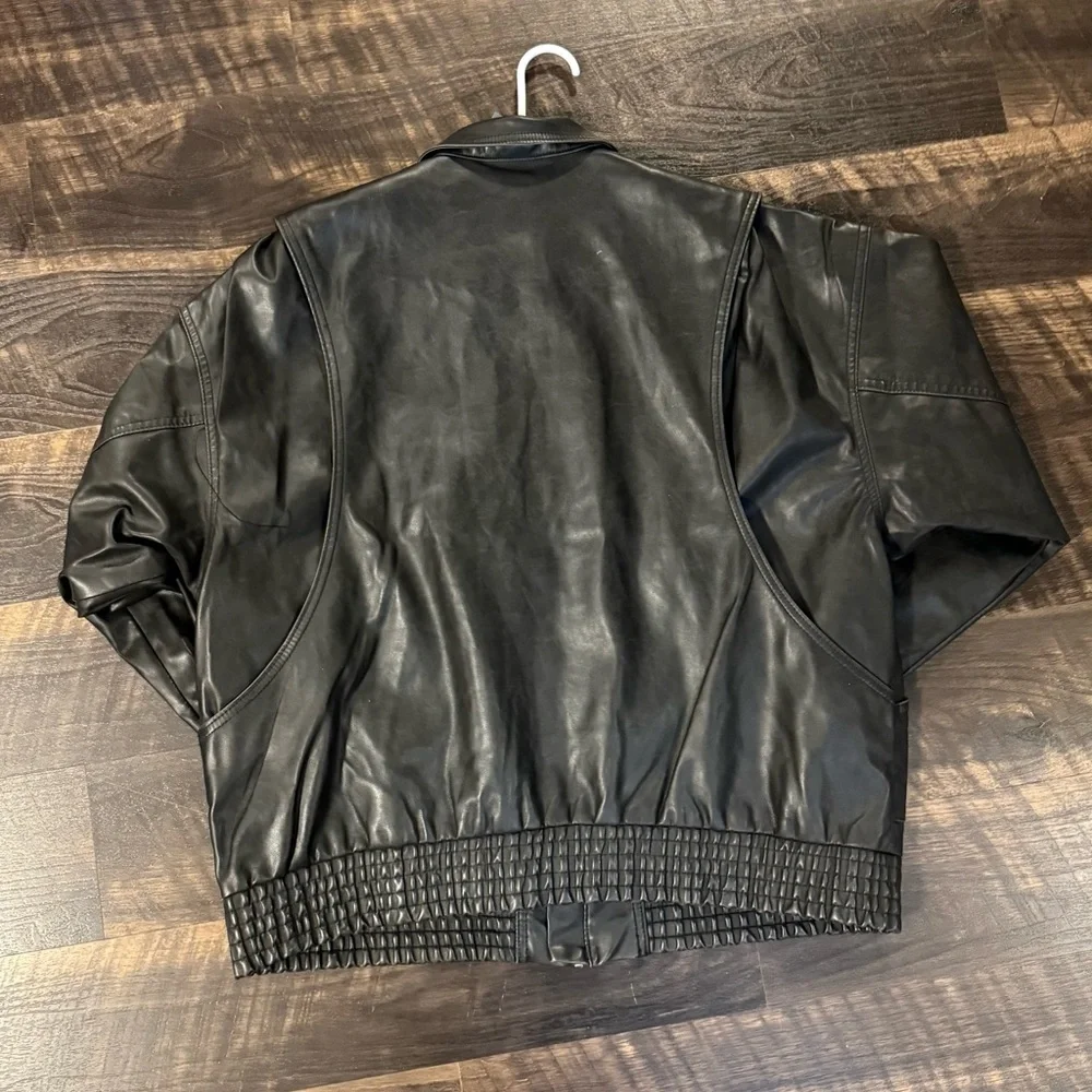 Women’s Universal Thread Leather Jacket - Picture 4 of 4